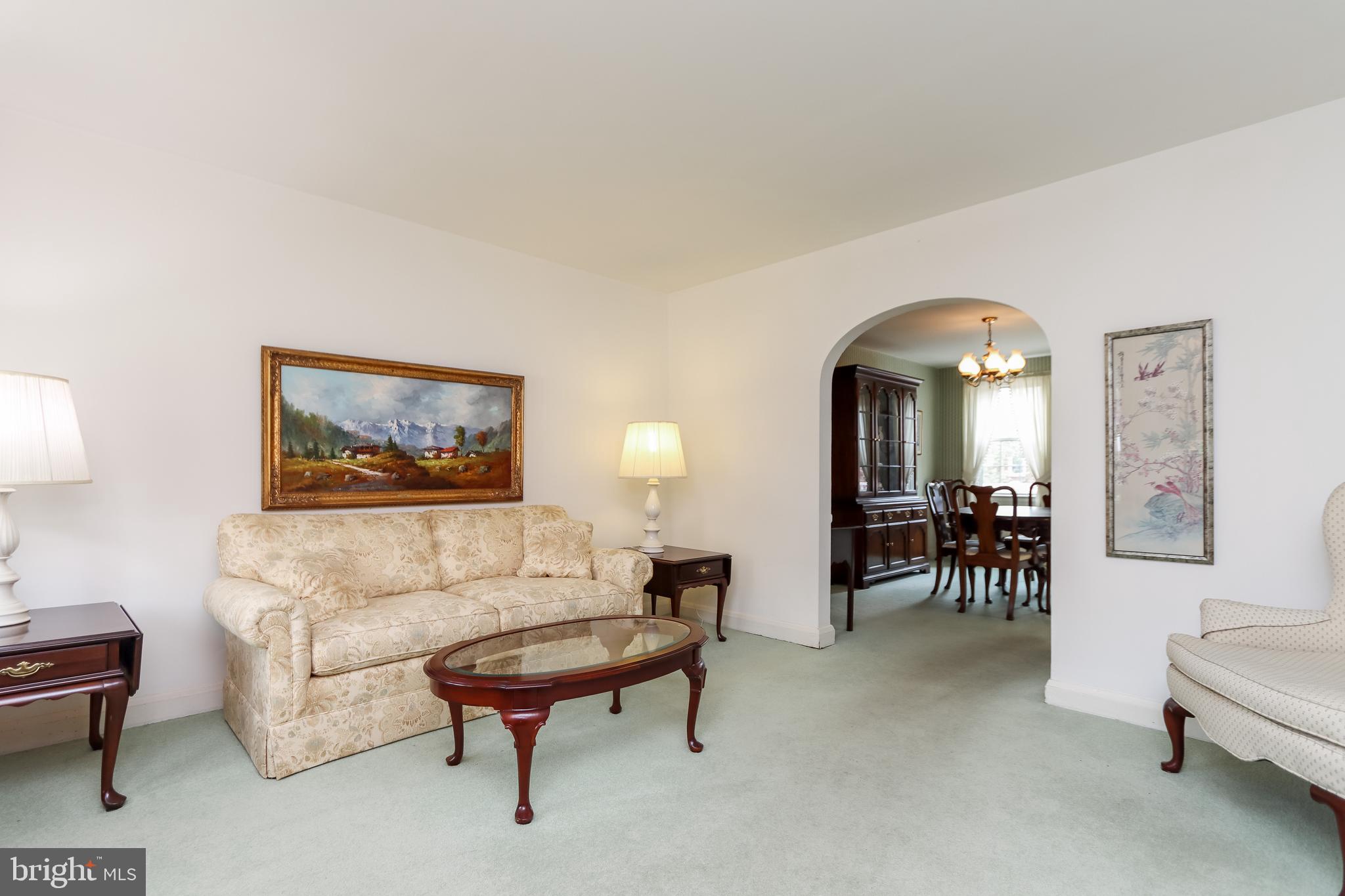 1631 Hardwick Road Baltimore, MD 21286 - Photo 7 of 46 Bright Living Room
