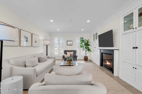 $2,899,999 | 52 Navesink Drive, Monmouth Beach, NJ 07750