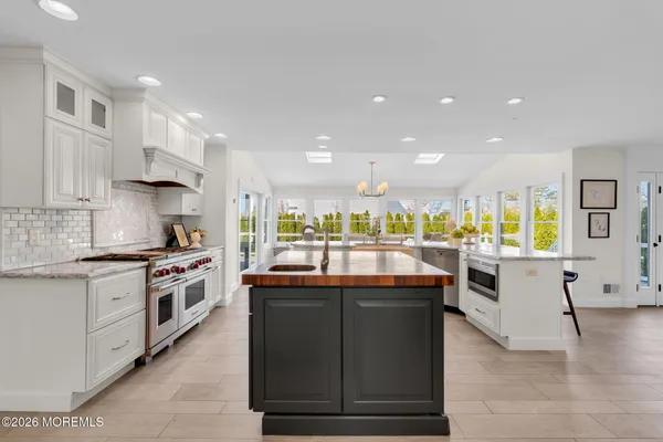 $2,899,999 | 52 Navesink Drive, Monmouth Beach, NJ 07750