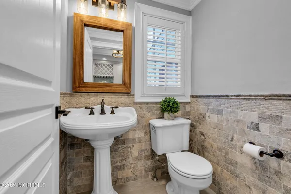 $2,899,999 | 52 Navesink Drive, Monmouth Beach, NJ 07750