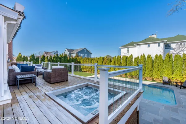 $2,899,999 | 52 Navesink Drive, Monmouth Beach, NJ 07750
