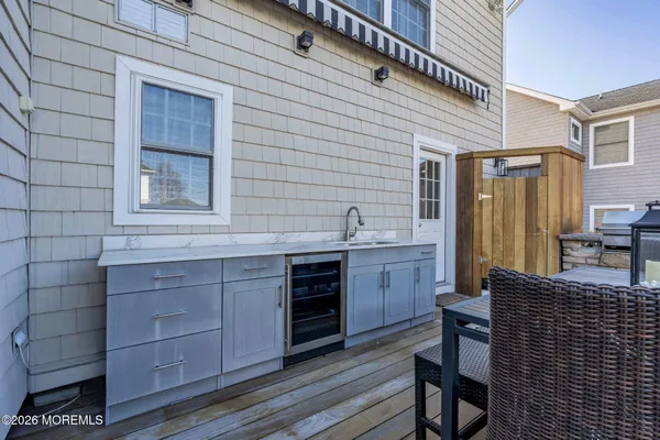$2,899,999 | 52 Navesink Drive, Monmouth Beach, NJ 07750