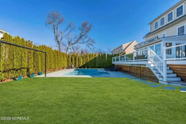 $2,899,999 | 52 Navesink Drive, Monmouth Beach, NJ 07750