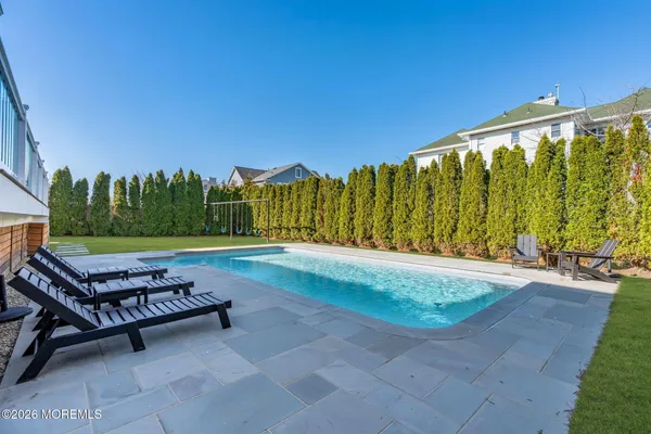 $2,899,999 | 52 Navesink Drive, Monmouth Beach, NJ 07750