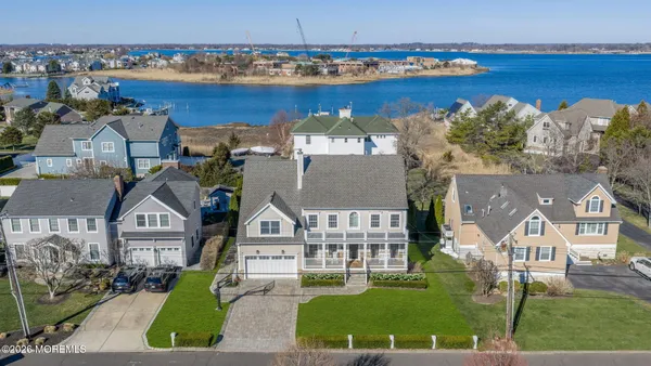 $2,899,999 | 52 Navesink Drive, Monmouth Beach, NJ 07750