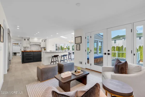 $2,899,999 | 52 Navesink Drive, Monmouth Beach, NJ 07750