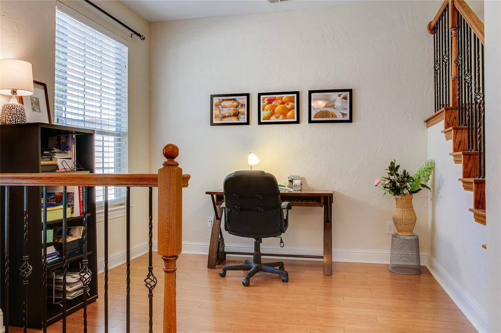 6838 Deseo Irving, TX 75039 - Photo 5 of 30
