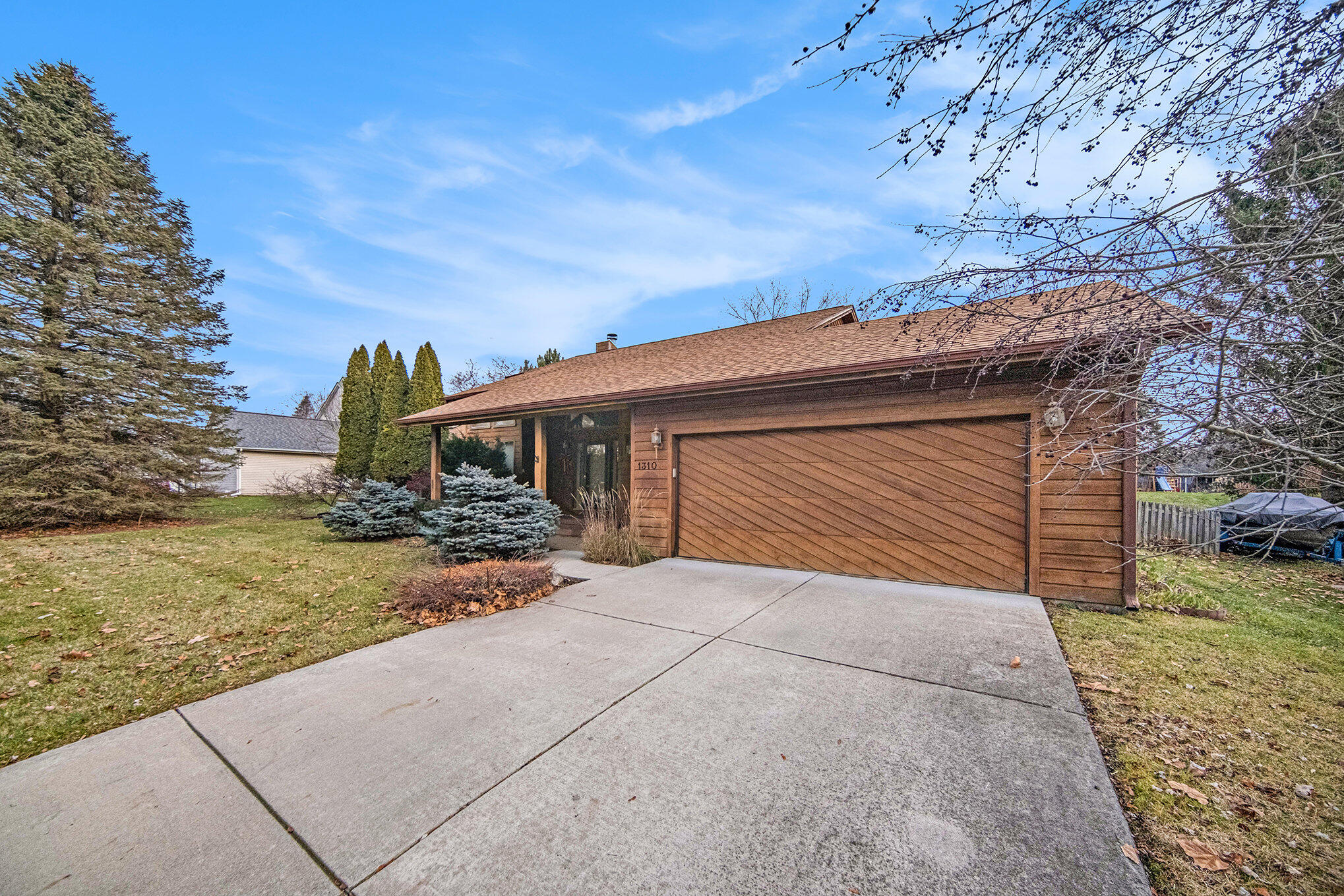 1310 North Freer Road Chelsea, MI 48118 - Photo 2 of 28 002_sbp_55