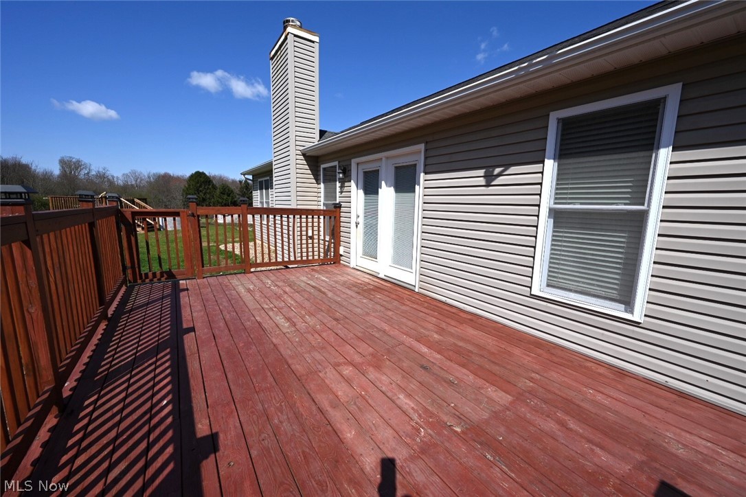 49523 Quay Road Negley, OH 44441 - Photo 4 of 33 Deck
