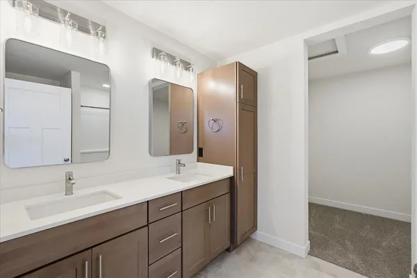 $480,000 | 992 Bell, Arlington, WI 53911