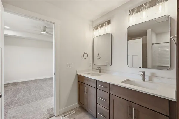 $480,000 | 992 Bell, Arlington, WI 53911