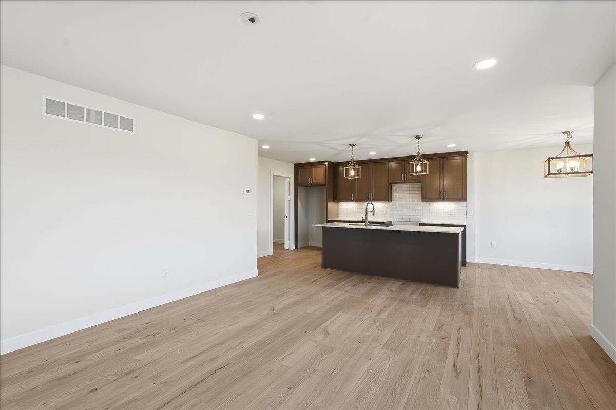 992 Bell Arlington, WI 53911 - Photo 6 of 42