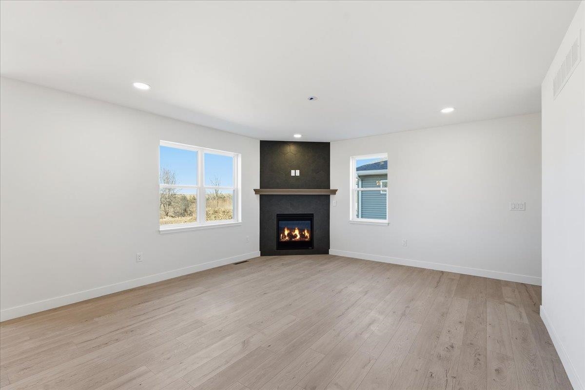 992 Bell Arlington, WI 53911 - Photo 7 of 42