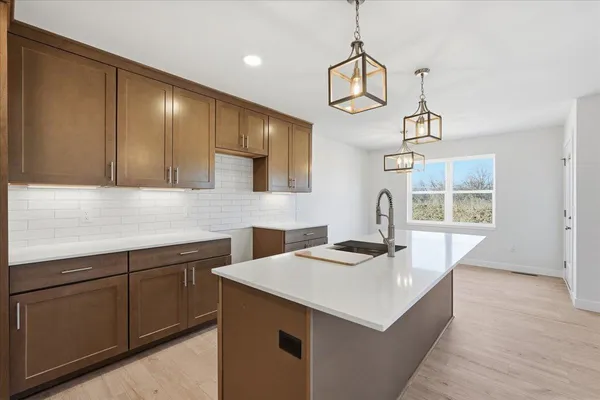 $480,000 | 992 Bell, Arlington, WI 53911