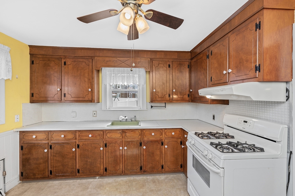 47 Whitney Road Medford, MA 02155 - Photo 11 of 20