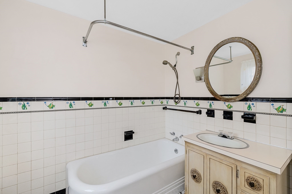 47 Whitney Road Medford, MA 02155 - Photo 17 of 20