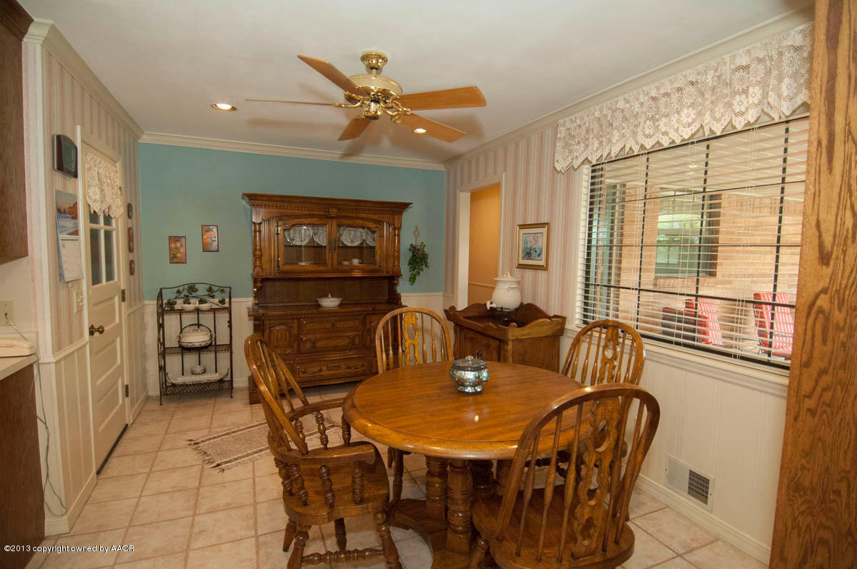 6210 Dreyfuss Road Amarillo, TX 79106 - Photo 11 of 44 BREAKFAST NOOK VIEW 1