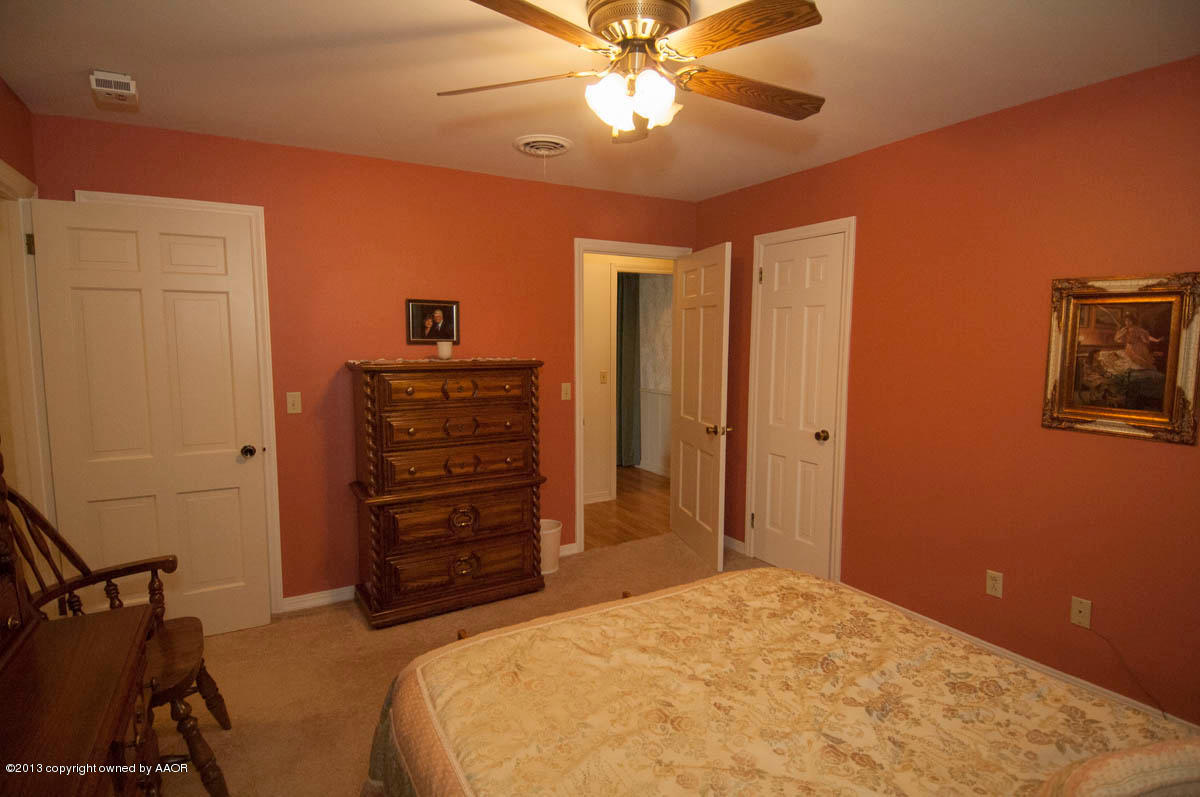 6210 Dreyfuss Road Amarillo, TX 79106 - Photo 17 of 44 BEDROOM 3 VIEW 2