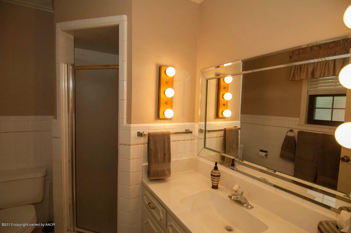 6210 Dreyfuss Road Amarillo, TX 79106 - Photo 24 of 44 MASTER BATH VIEW 1