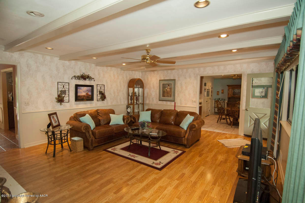 6210 Dreyfuss Road Amarillo, TX 79106 - Photo 26 of 44 DEN VIEW 1