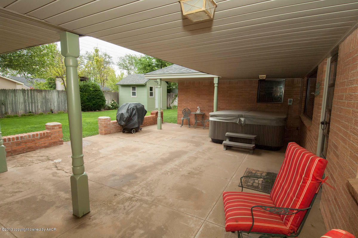 6210 Dreyfuss Road Amarillo, TX 79106 - Photo 35 of 44 PATIO VIEW 1
