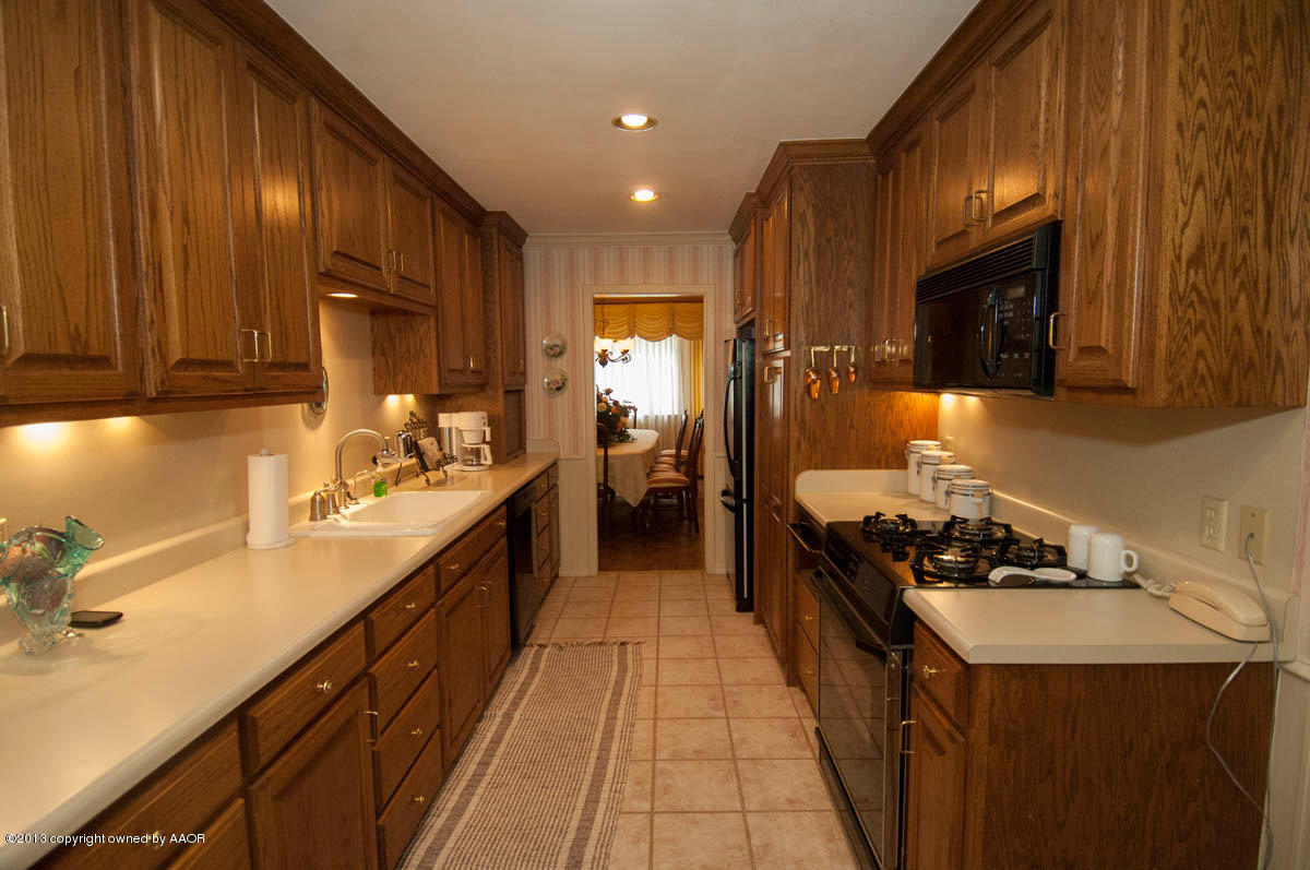 6210 Dreyfuss Road Amarillo, TX 79106 - Photo 8 of 44 KITCHEN VIEW 1