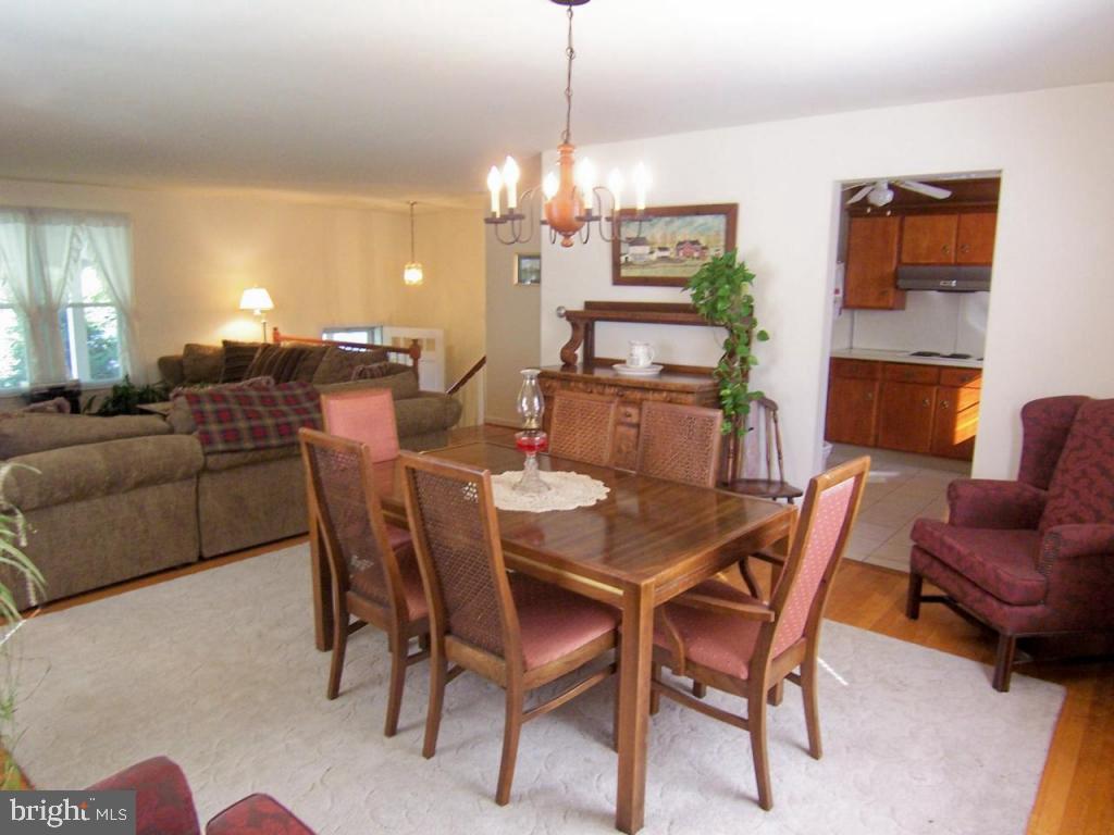 129 Whitney Road Lancaster, PA 17603 - Photo 5 of 18 Gallery Image 5