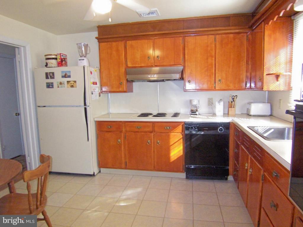 129 Whitney Road Lancaster, PA 17603 - Photo 7 of 18 Gallery Image 7