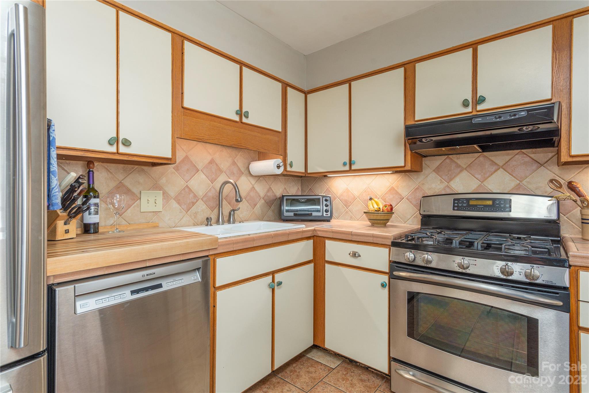 7 Maple Ridge Lane Asheville, NC 28806 - Photo 3 of 30 Gallery Image 3