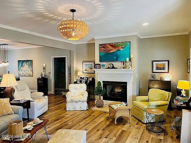 208 Shoreline Drive Cedar Point, NC 28584 - Photo 6 of 12 Living Room