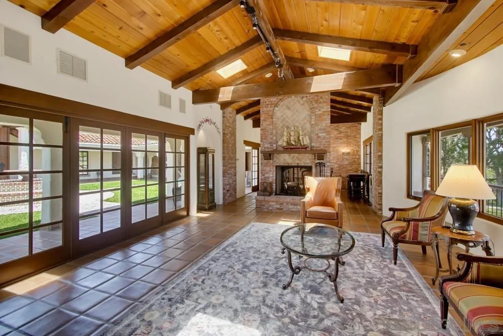 5443 Calzada Del Bosque Rancho Santa Fe, CA 92067 - Photo 21 of 70