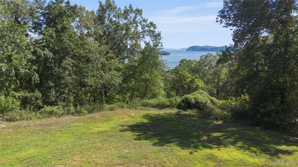 $799,000 | 3 Prickly Pear Hill Road, Croton-on-Hudson, NY 10520