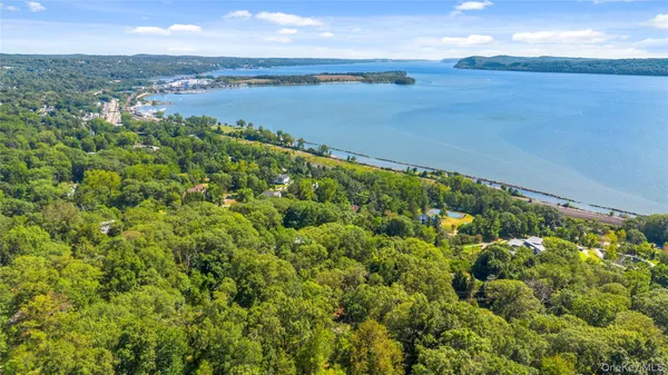 $799,000 | 3 Prickly Pear Hill Road, Croton-on-Hudson, NY 10520