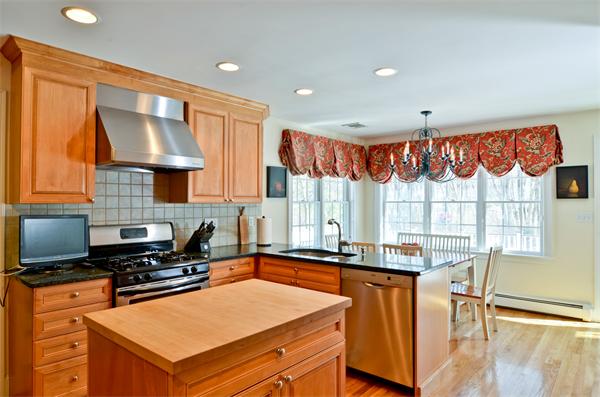 15 Salem Road Wellesley, MA 02481 - Photo 9 of 20 Gallery Image 9