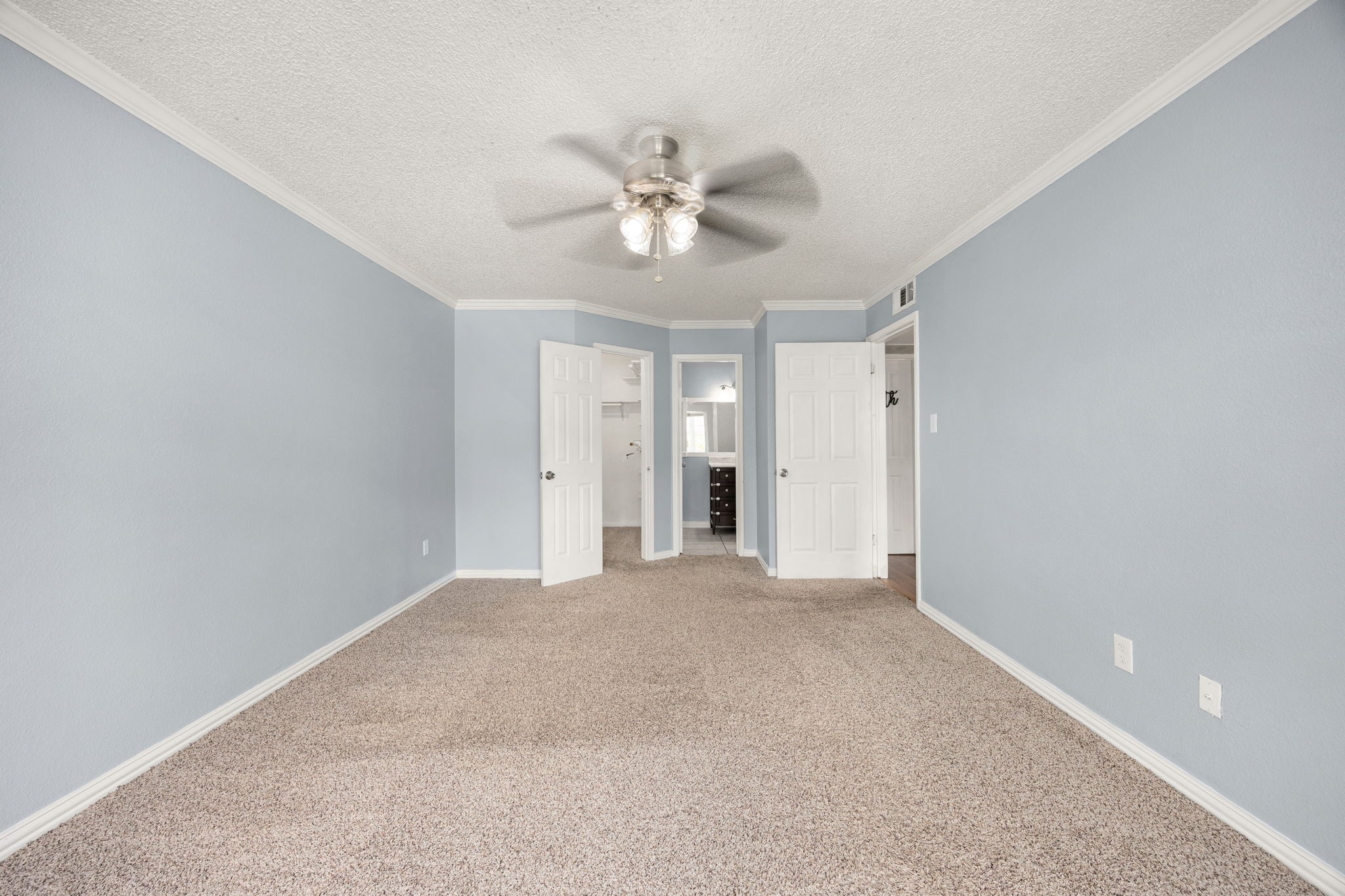 2121 Hepburn Street, Unit 710 Houston, TX 77054 - Photo 23 of 35 a view of an empty room