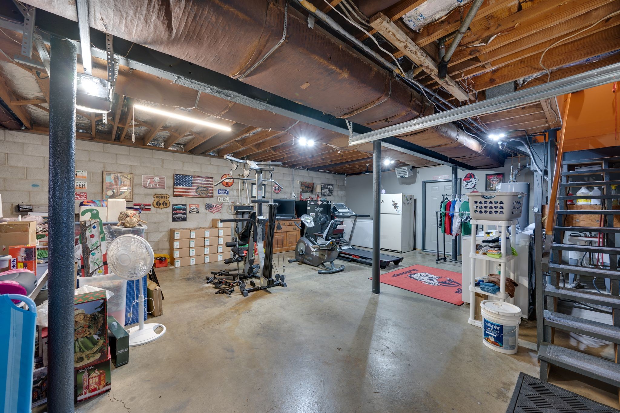 901 Azalea Drive Columbia, TN 38401 - Photo 23 of 28 a view of a room with gym equipment