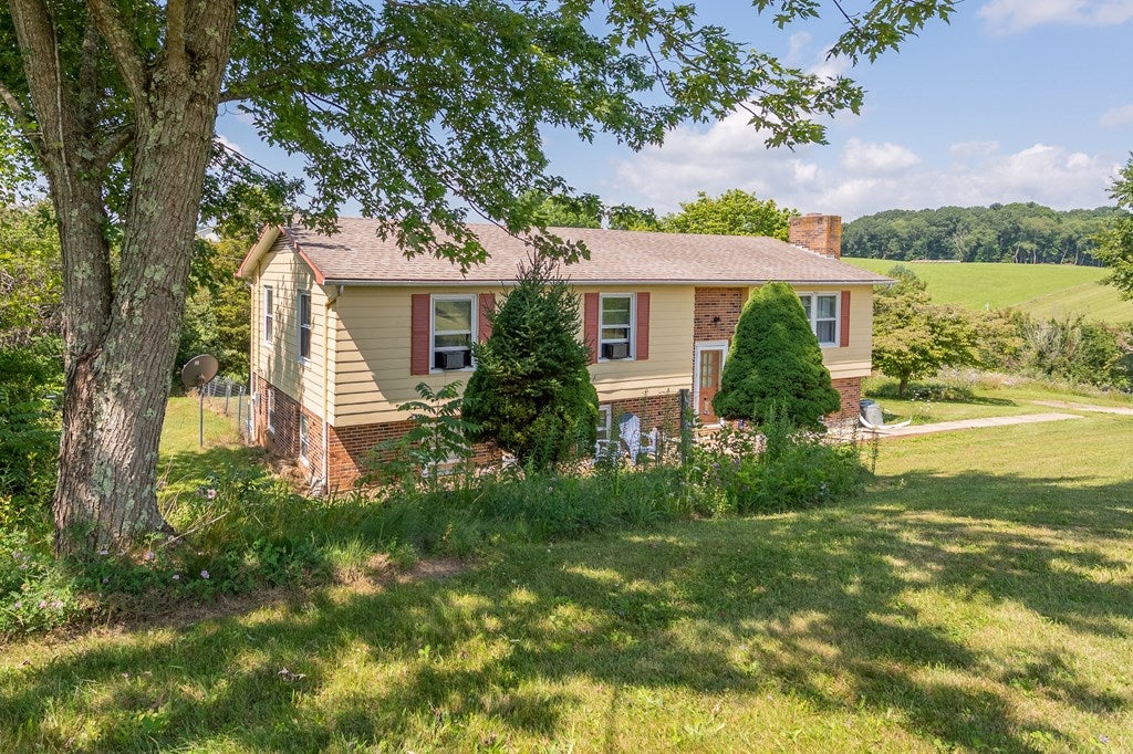 152 High Ridge Lane Bland, VA 24315 - Photo 4 of 74 Gallery Image 4