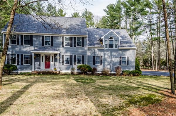38 Earls Court Rochester, MA 02770 - Photo 3 of 26 a front view of a house with a yard