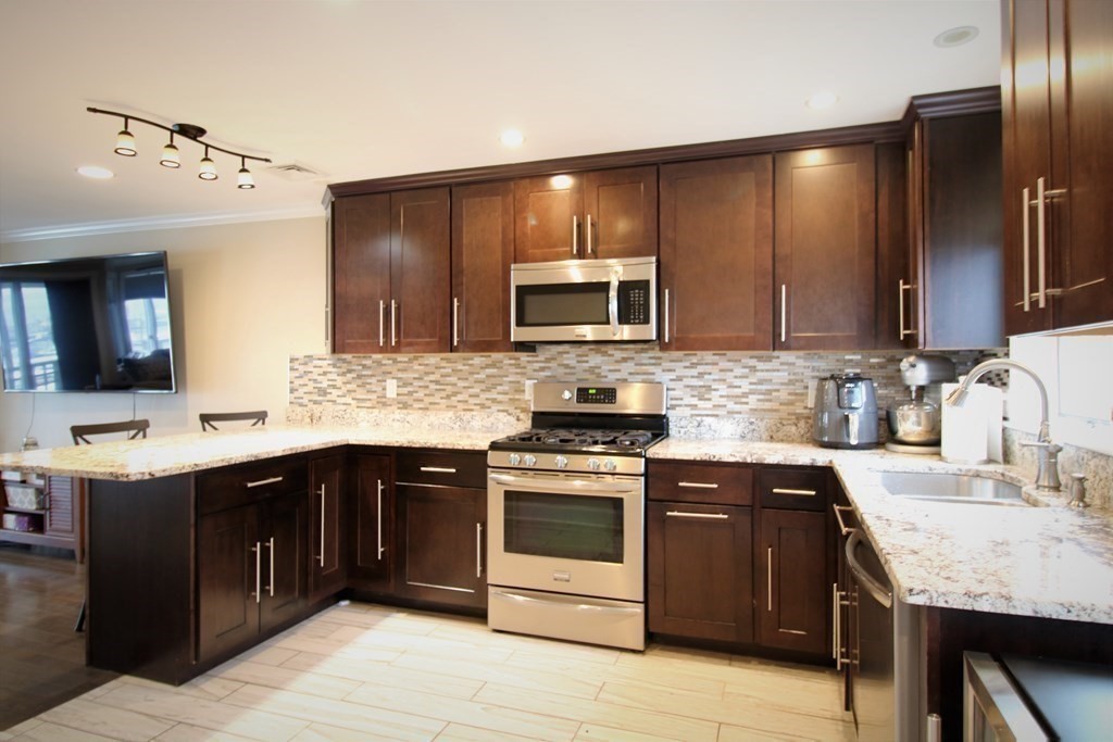 700 Shore Drive, Unit 803 Fall River, MA 02721 - Photo 6 of 29