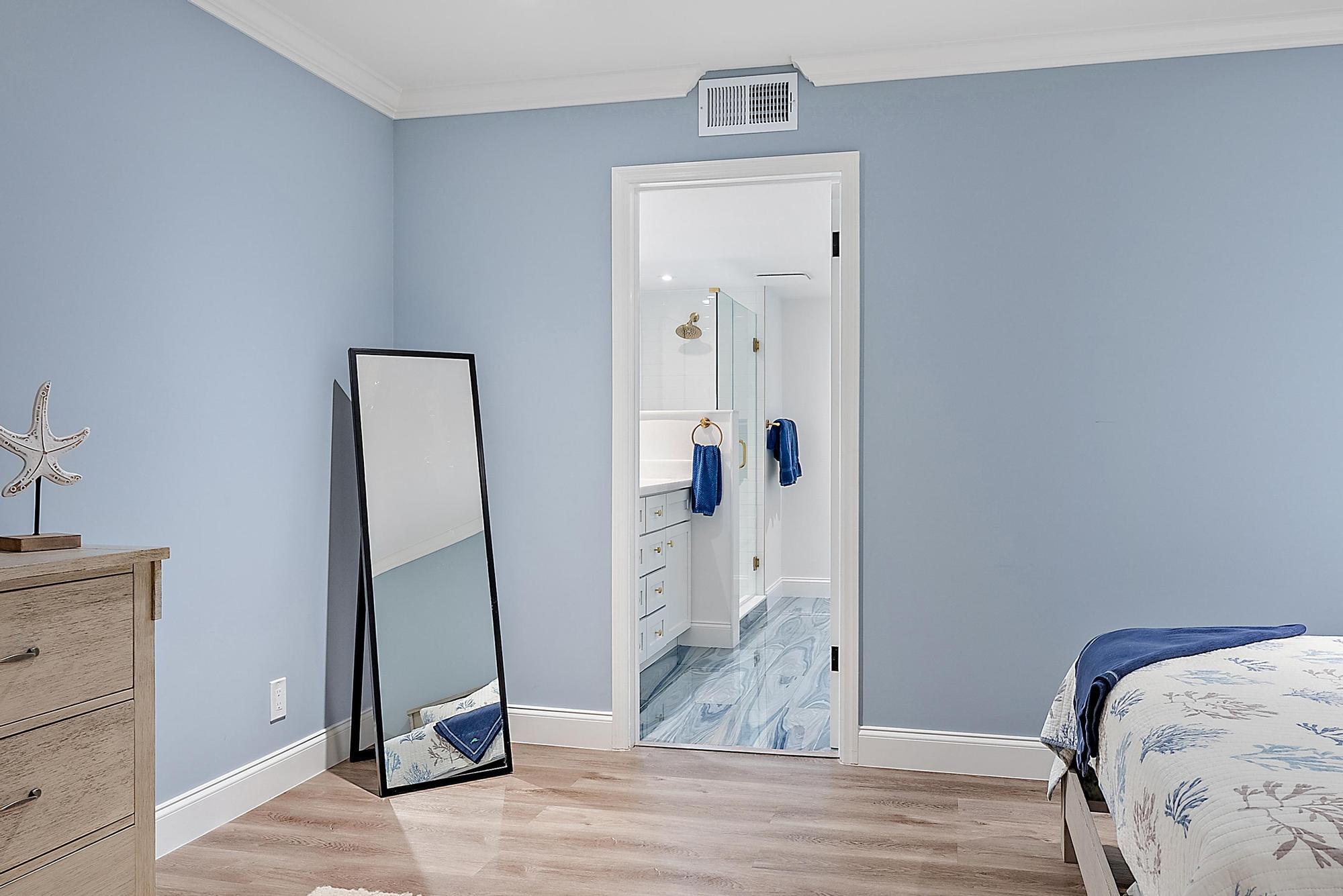 300 North Hwy A1A, Unit 303E Jupiter, FL 33477 - Photo 13 of 15 Guest Bedroom