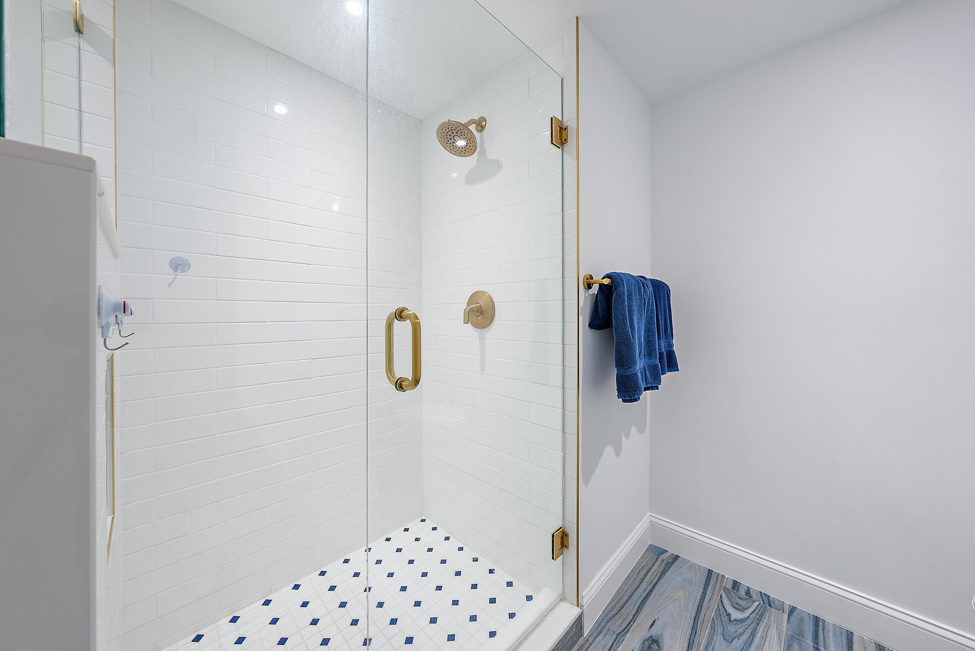 300 North Hwy A1A, Unit 303E Jupiter, FL 33477 - Photo 9 of 15 Primary Bathroom