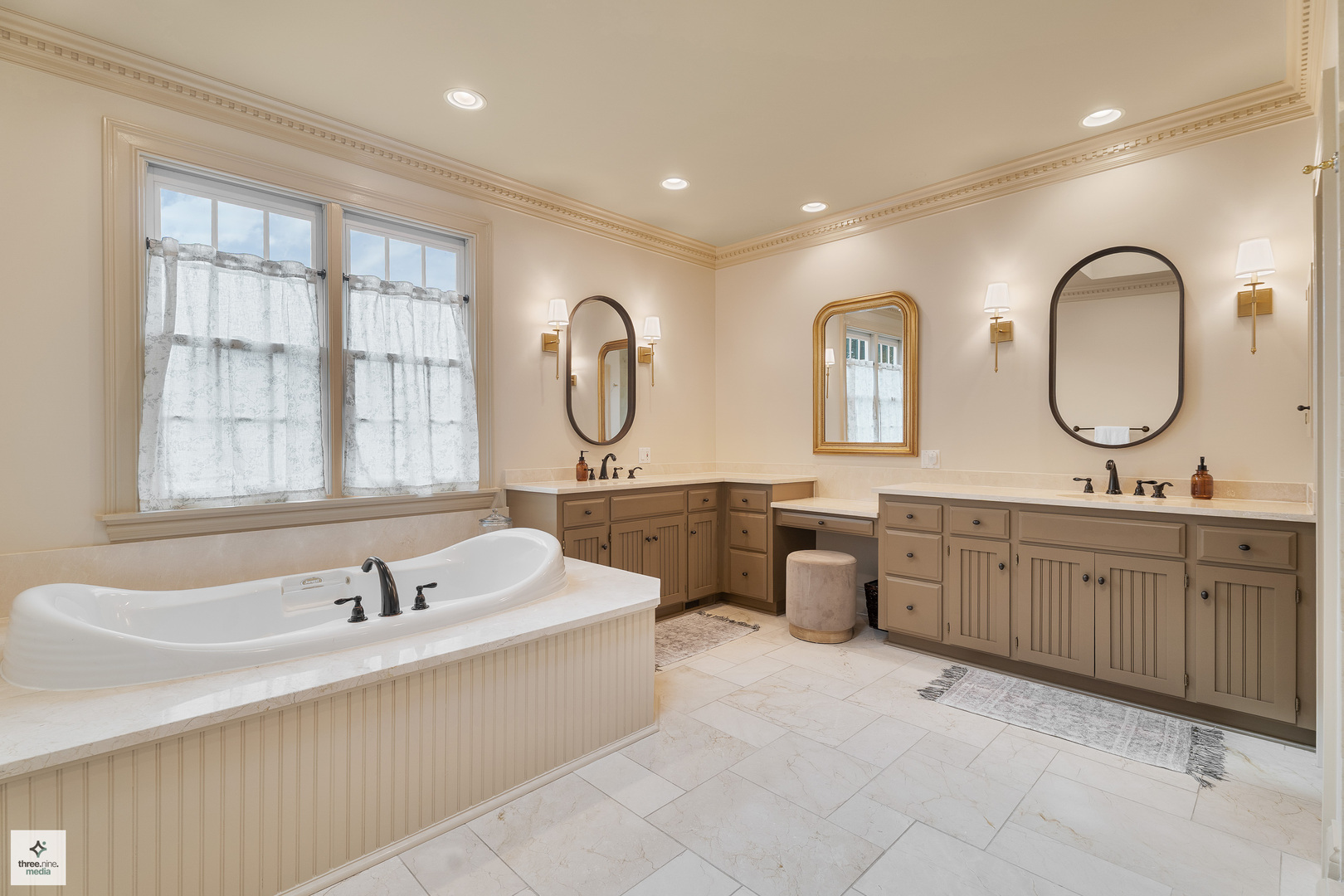 8010 Greenbriar Court Burr Ridge, IL 60527 - Photo 35 of 52 a spacious bathroom with a double vanity sink a bathtub a mirror a vanity and a shower