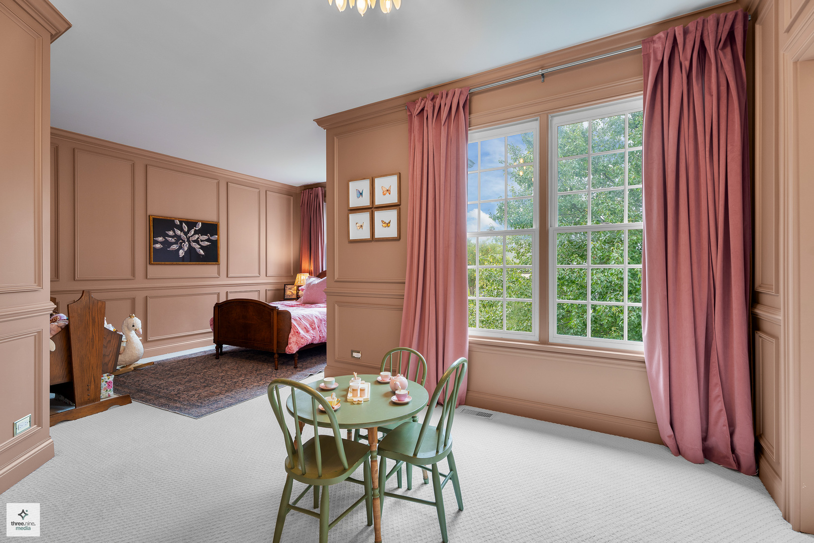 8010 Greenbriar Court Burr Ridge, IL 60527 - Photo 41 of 52 a living room with furniture and a window
