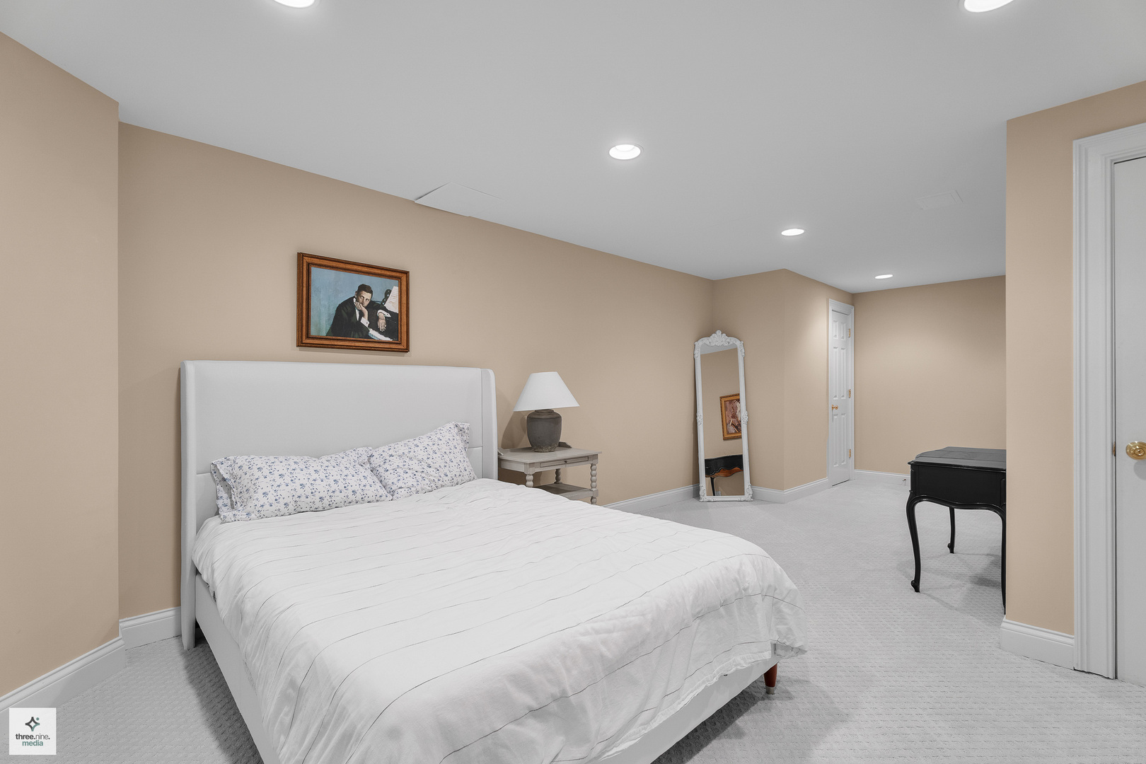 8010 Greenbriar Court Burr Ridge, IL 60527 - Photo 51 of 52 a bedroom with a bed and a cabinets