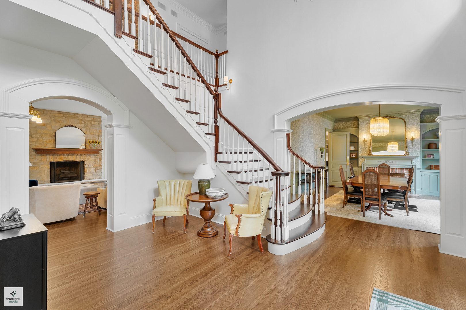8010 Greenbriar Court Burr Ridge, IL 60527 - Photo 10 of 52 a view of an entryway with wooden floor windows and a livingroom