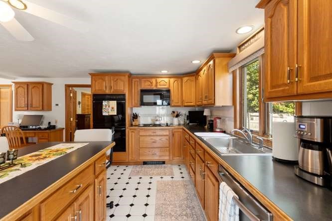15 Marlboro Road Woburn, MA 01801 - Photo 18 of 33 Gallery Image 18