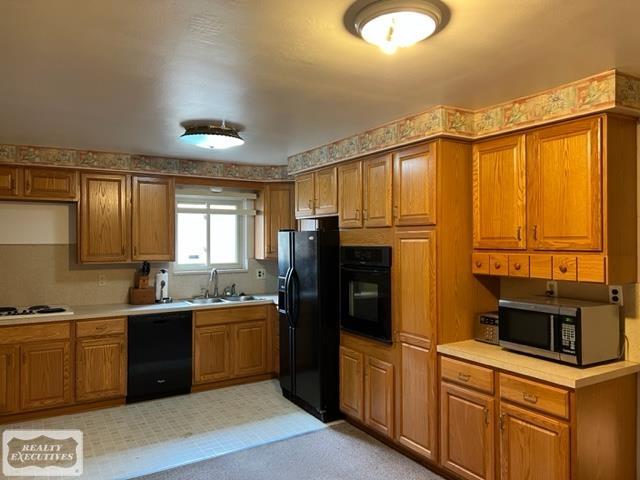 27643 Jean Road Warren, MI 48093 - Photo 7 of 29 50107490-6.JPG