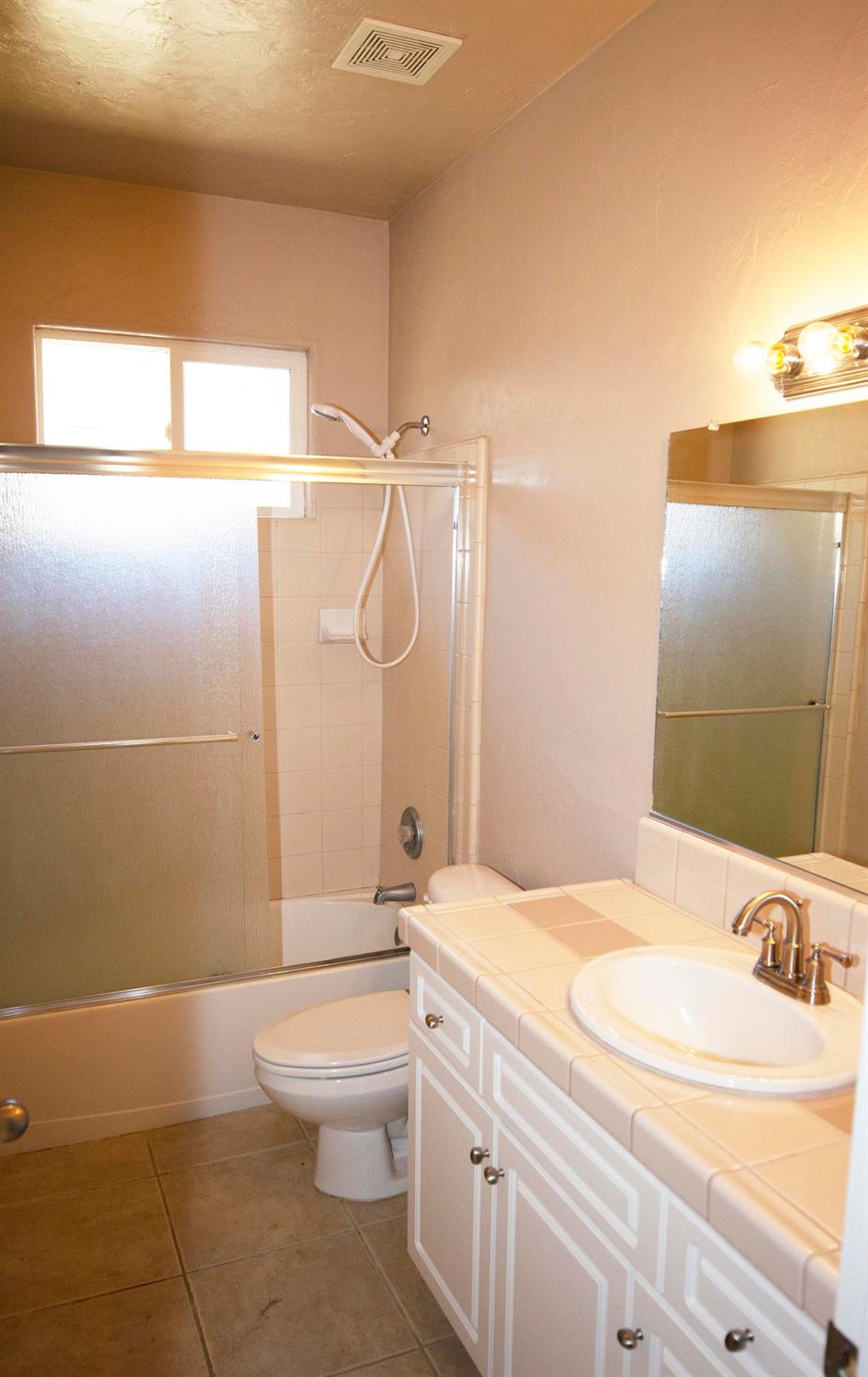 35080 George Smith Road Squaw Valley, CA 93675 - Photo 12 of 54 1st bathroom