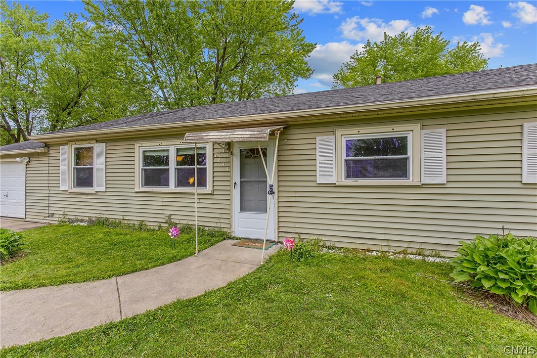 7844 Rinaldo Boulevard West Cicero, NY 13030 - Photo 3 of 26