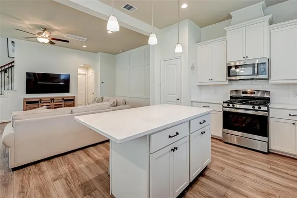 $354,900 | 5542 Sallow Bay Lane, Fulshear, TX 77441